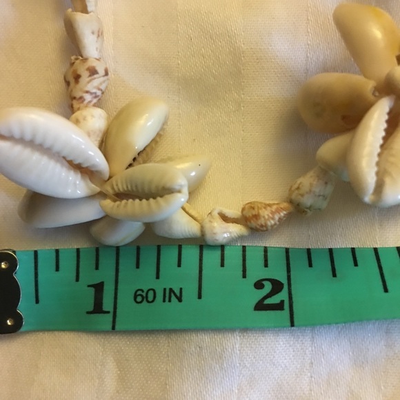 Three Hawaiian shell necklace 20” long & short - Picture 4 of 6